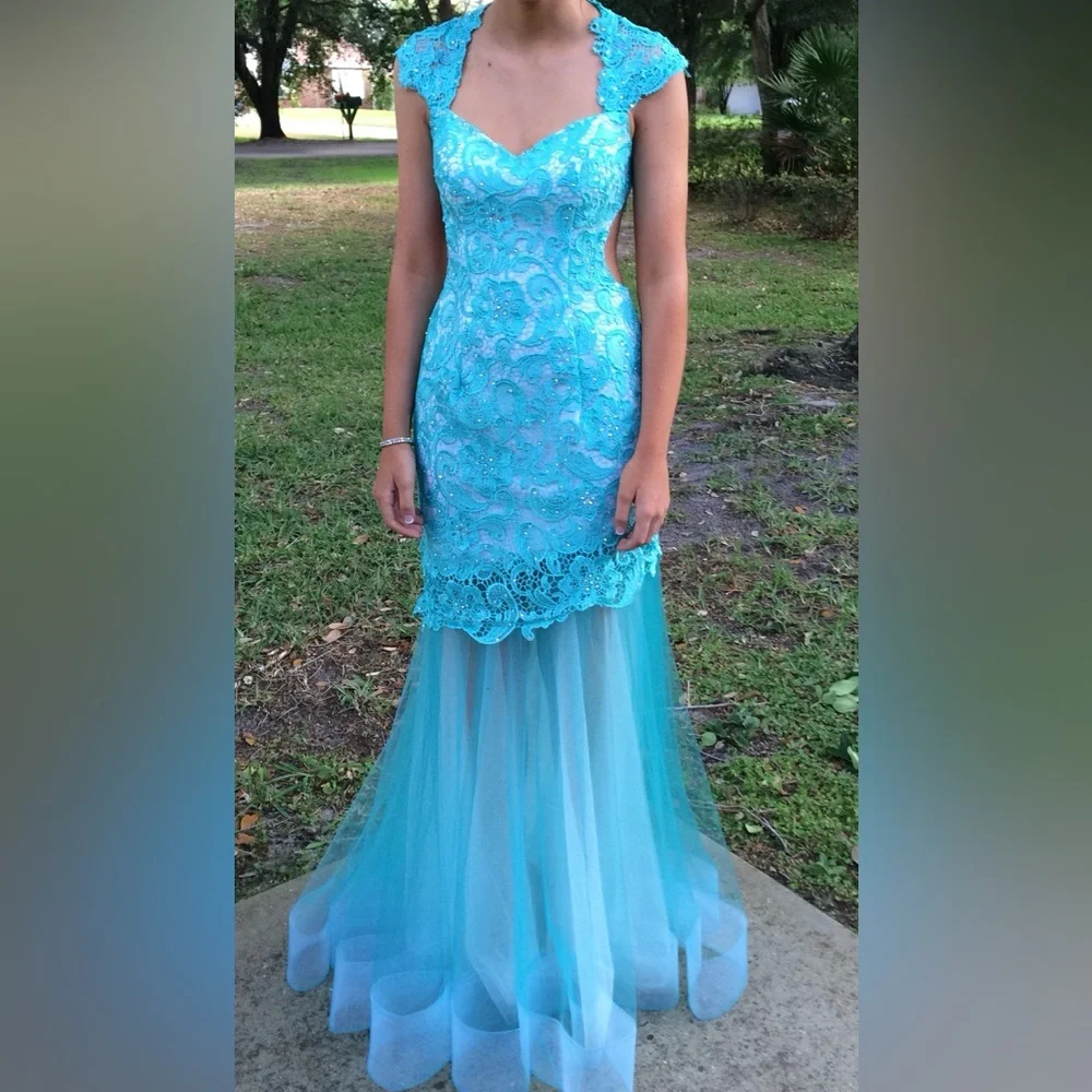 Prom / Formal Dress with Removable Skirt - Picture 6 of 7